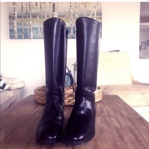 Santana Canada Boots Size 9